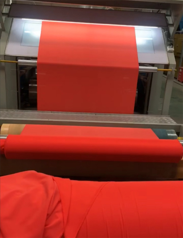 �L�d�����r��������ɫ�r��Ͷ�����a�У��gӭ���������β�ُ